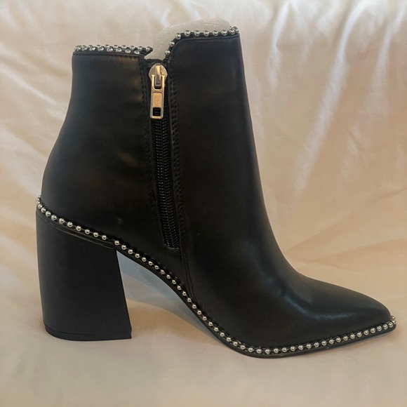 Steve Maden Jinxed Womens Embellished
Pointed Toe Ankle Boots, Size 6.5M - Picture 3 of 3